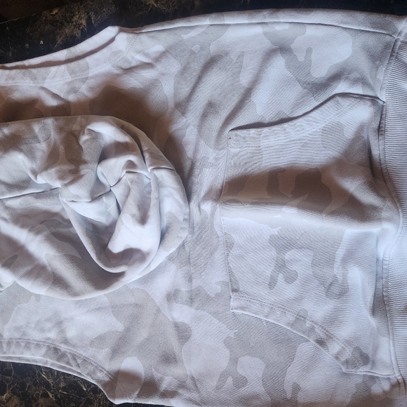 Bundle of 2 hoodie vests Size Large - Picture 3 of 5